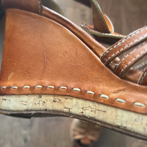 Chloe Tan Leather Double C Buckle T Strap Cork Wedge Platform Sandals - Picture 10 of 14